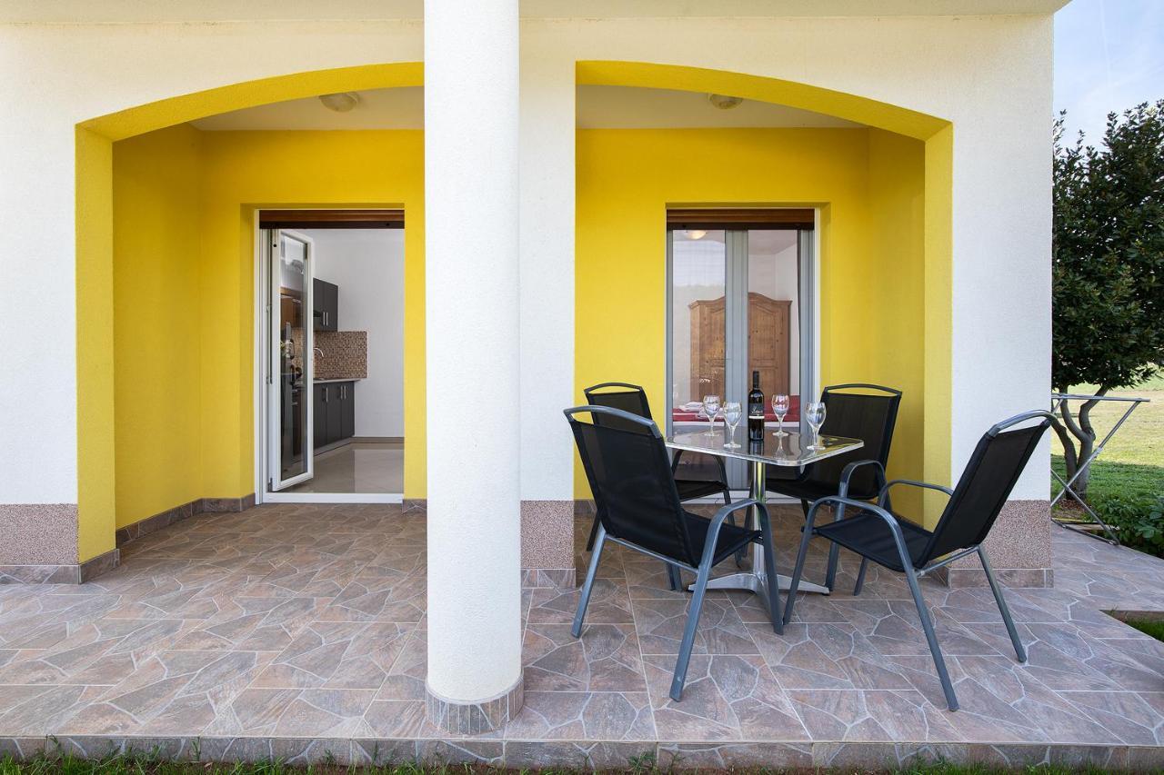 Apartmani Mirna Luka Pomer Zewnętrze zdjęcie
