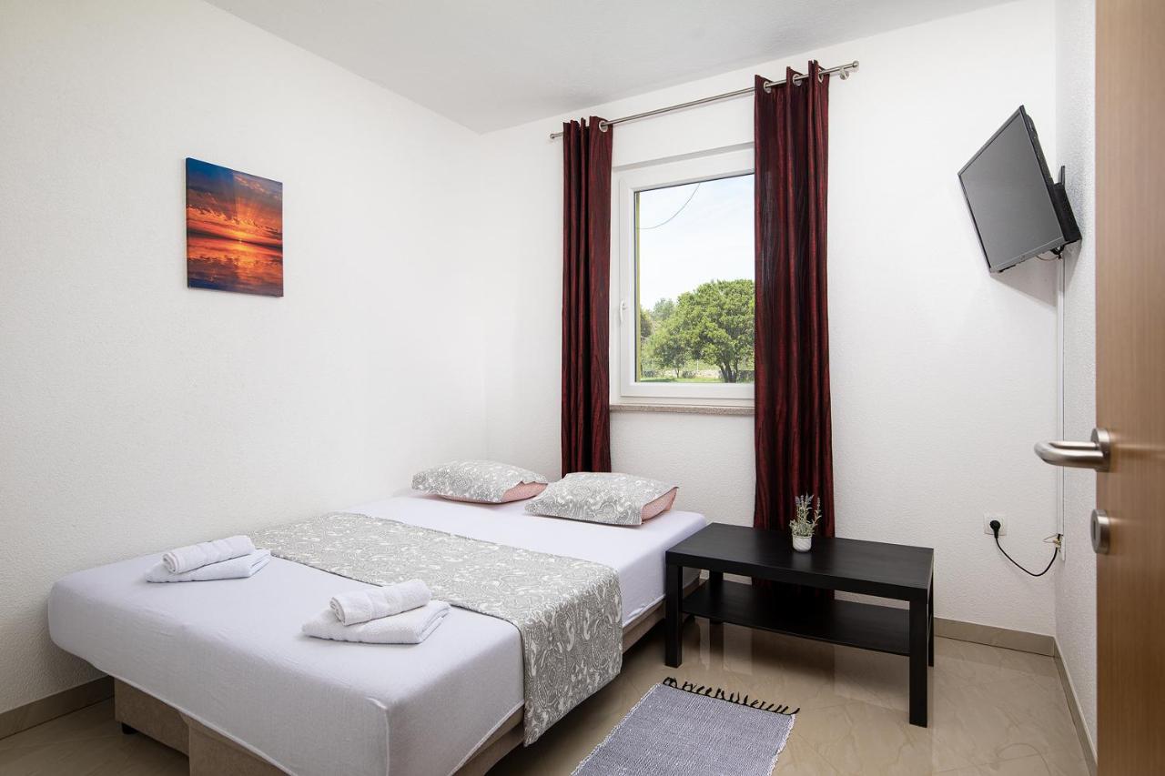 Apartmani Mirna Luka Pomer Zewnętrze zdjęcie